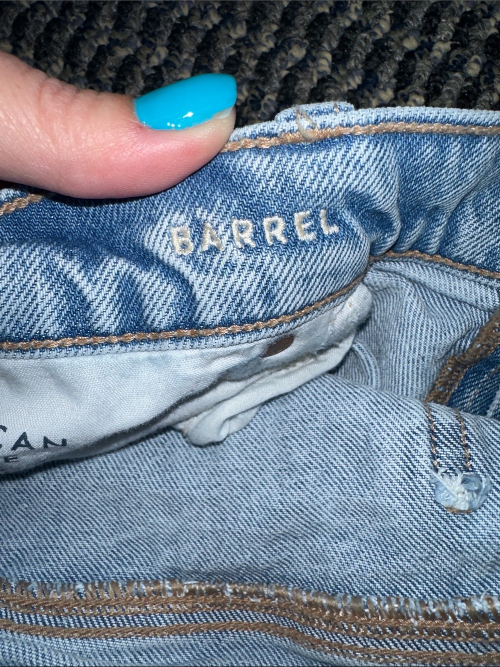 American Eagle Outfitters Light Blue Barrel Jeans Women’s Size 10 Short - Picture 5 of 6